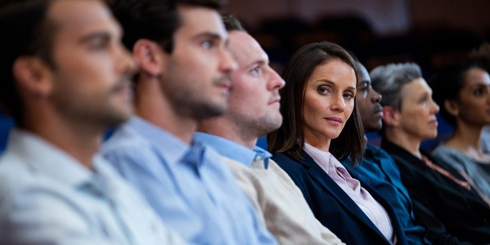 Cómo organizar un evento multilingüe en Valencia con traducción simultánea